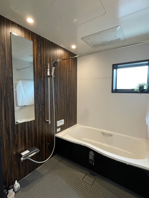 8890F52E-CAA4-4A07-A93E-B296CA3E4643