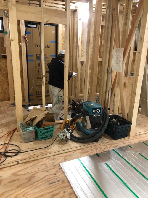 940A97EA-8D93-4EB8-B6C4-0D7FFE9D3B14