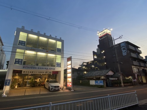 83B6F11F-741B-4EDC-BE71-2EE406E46359