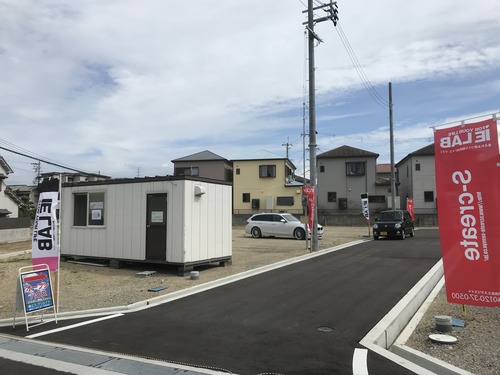 51AEE704-2603-4790-9324-5B0D1BFC9BBE