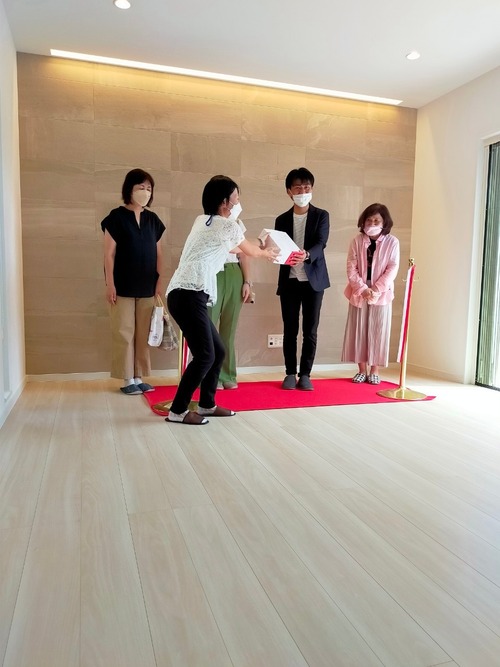 4D8B0365-DDC8-4FC7-B2ED-352B94F35C42