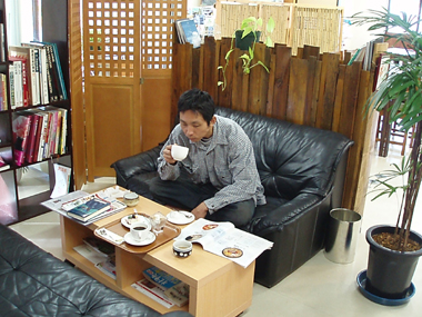n70929-4.jpg