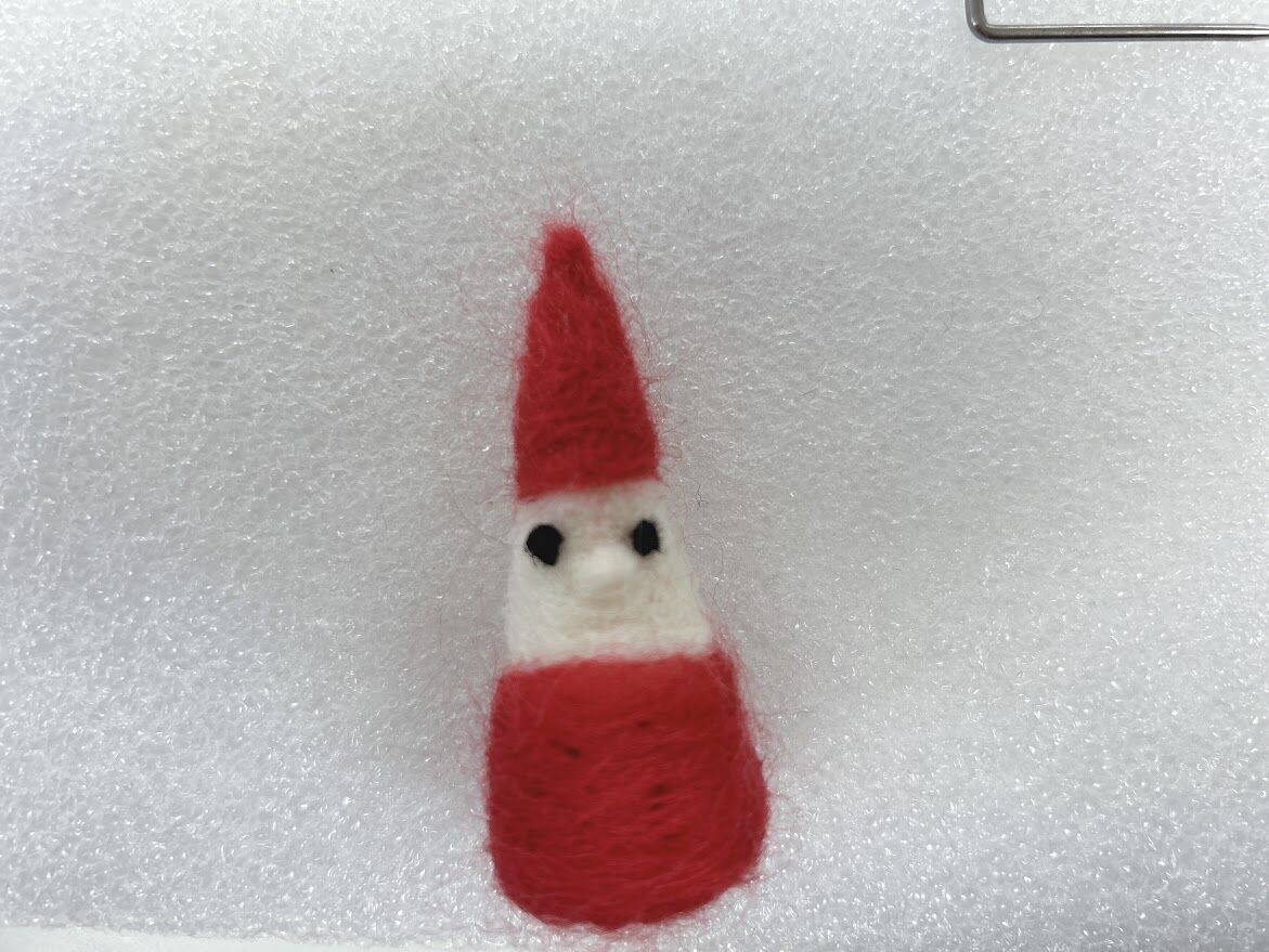 羊毛フェルトで！ かわいいサンタさん : 空の凸凹ハンドメイド日記