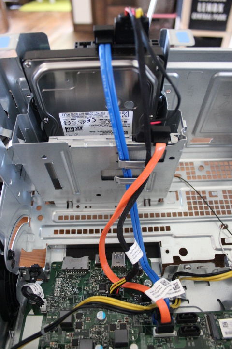 Dell Inspiron3650 Hdd増設の注意点 2 5インチhddの電源ケーブル問題 Something Not Found 行き当たりバッタリのpcライフー Dell Inspiron3650 Hdd増設の注意点 2 5インチhddの電源ケーブル問題 Something Not Found 行き当たりバッタリのpcライフー