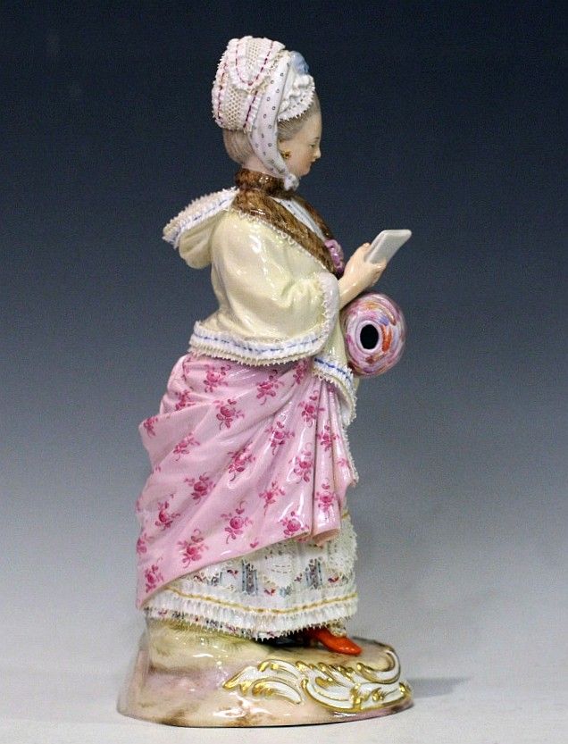マイセン フィギュア 「マフを持つ婦人」 1870年頃 : アンティーク
