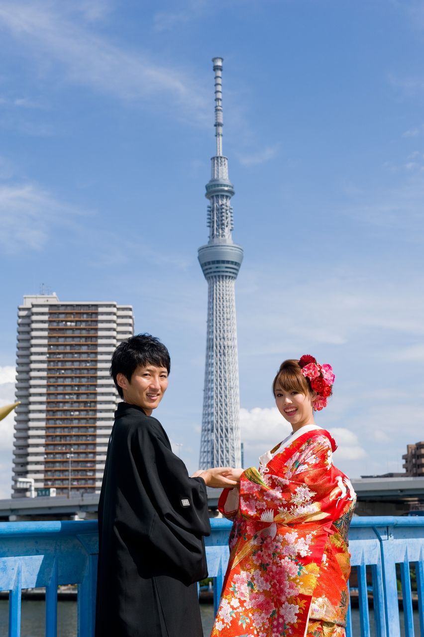 スカイツリーを入れた和装前撮りを年賀状に 変わる ブライダル 5to7 スカイツリーを入れた和装前撮りを年賀状に 変わる ブライダル 5to7