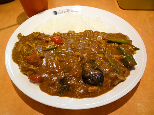 Chicken and Summer Vegetables Curry with Various Toppings