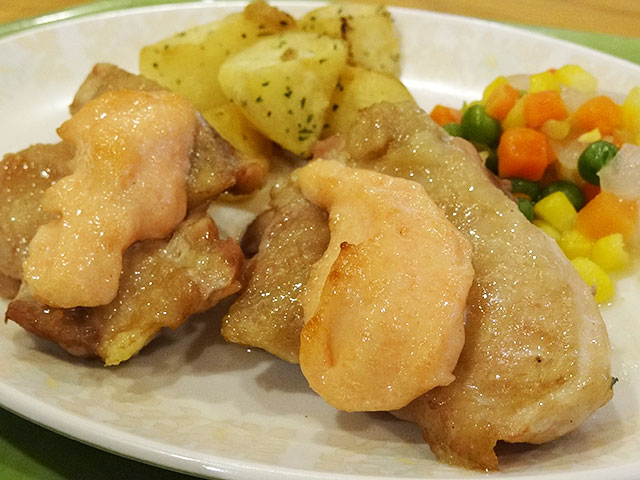 Fried Chicken with Spicy Cod Roe Flavored with Mayonnaise Sauce