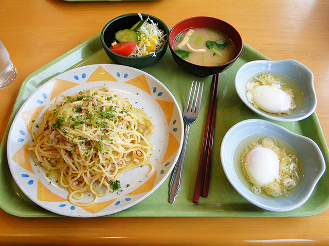 Spicy Tuna and Cabbage Spaghetti with Soft-Boiled Eggs