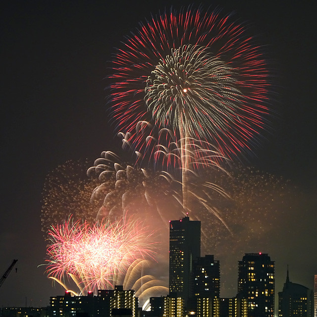 Makuhari Beach FIreworks Festa