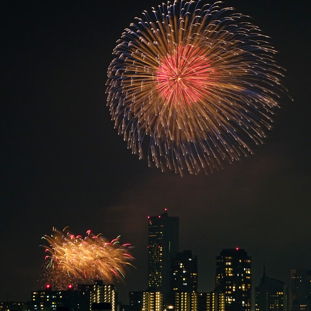 Makuhari Beach FIreworks Festa