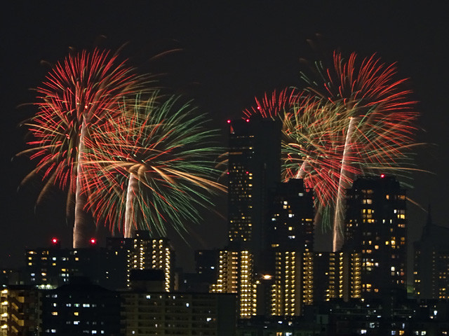 Makuhari Beach FIreworks Festa