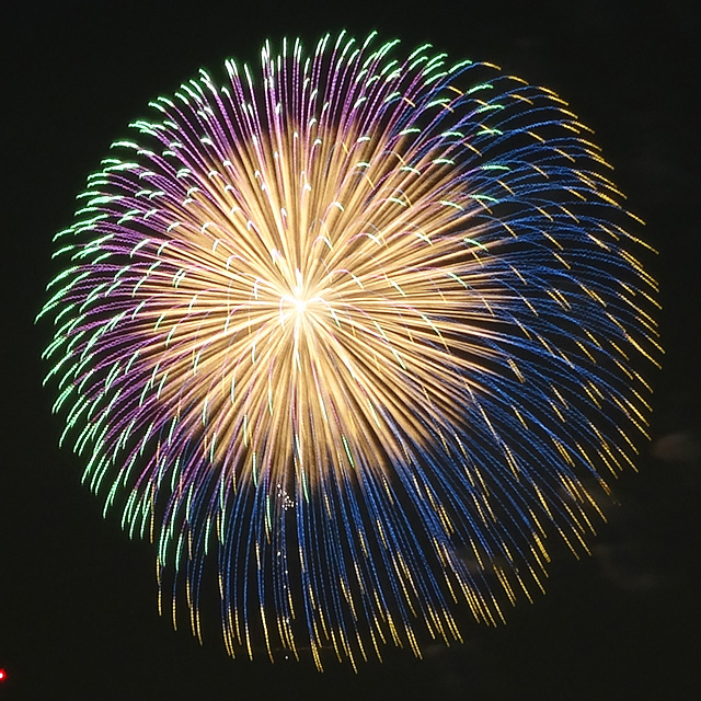Makuhari Beach Fireworks Festa