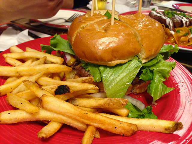 FRIDAY'S CHEESEBURGER