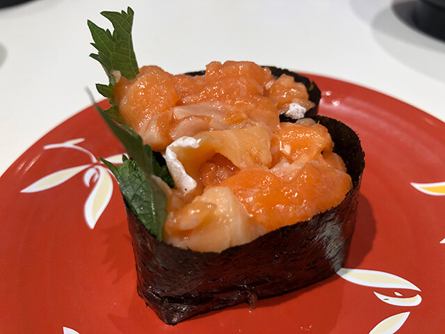 Chopped Salmon Sushi Roll