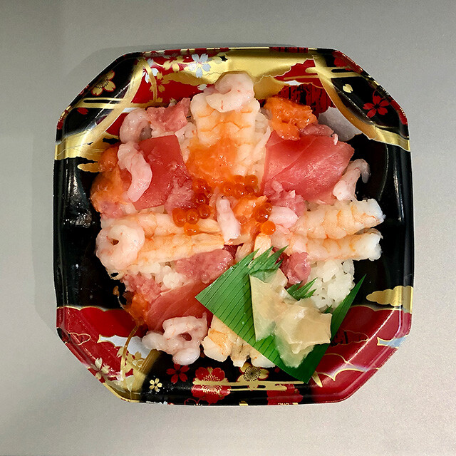 Seafood Bara Chirashi with Six Toppings