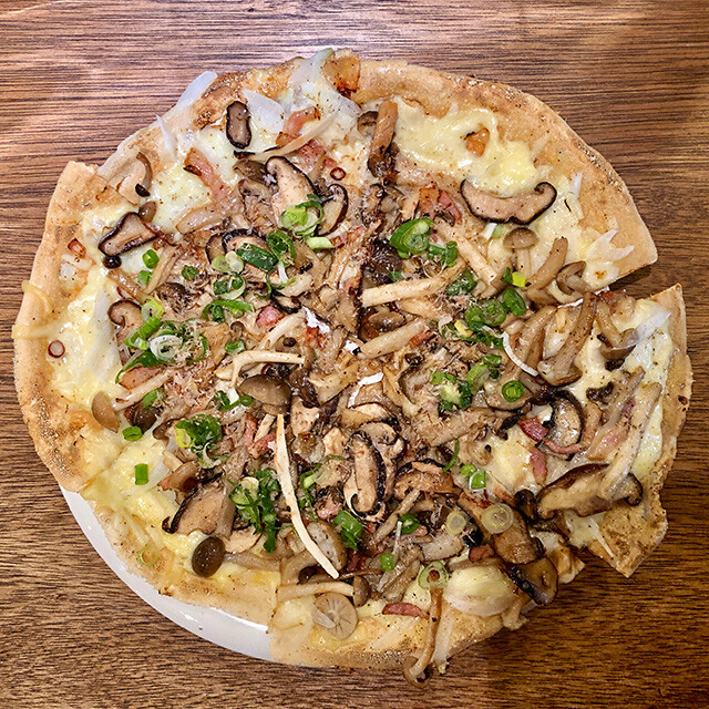 Japanese Pizza with Rich Mushrooms