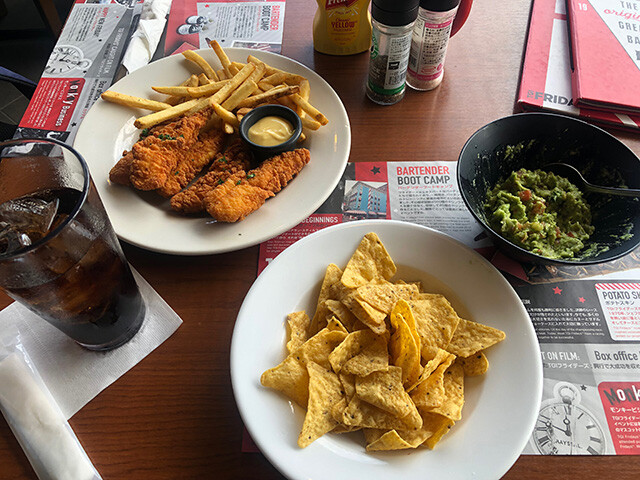 Solo Lunch at TGI FRIDAYS