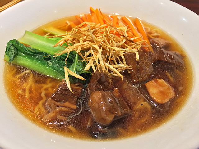 Soup Noodle with Deep-Fried Burdock and Beef