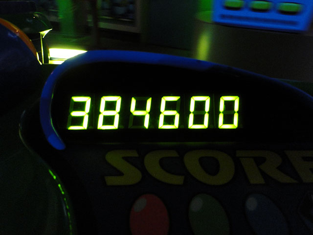 384600