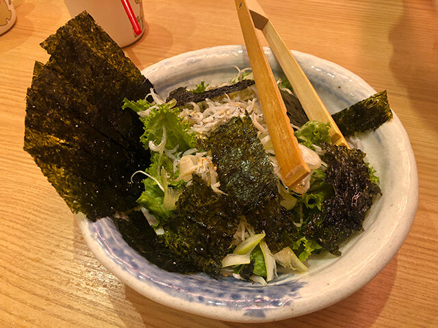 Seaweed Salad with Whitebaits