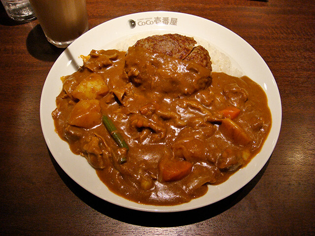 Shabu-Shabu Beef Curry with Hamburger, Vegetables, and Cheese