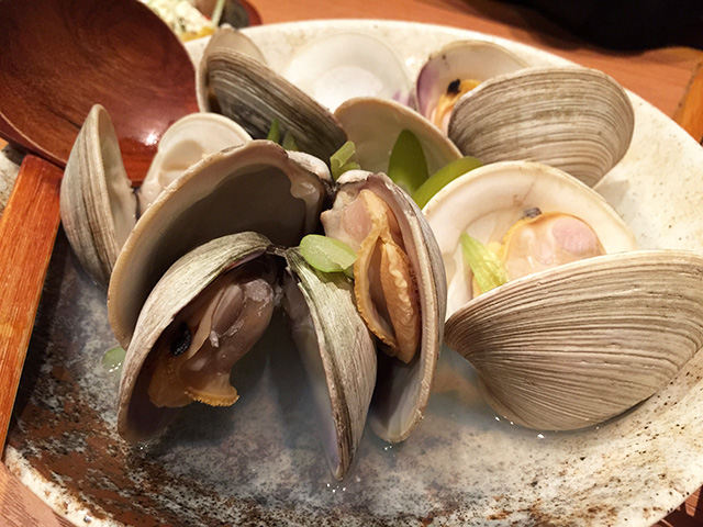 Sake-Steamed Clams