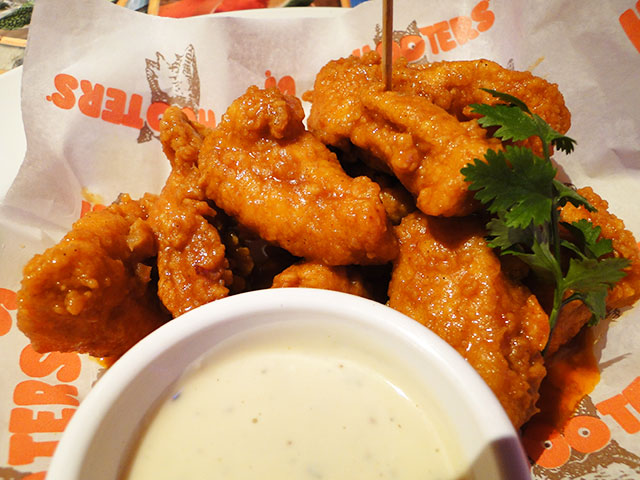 BONELESS WINGS