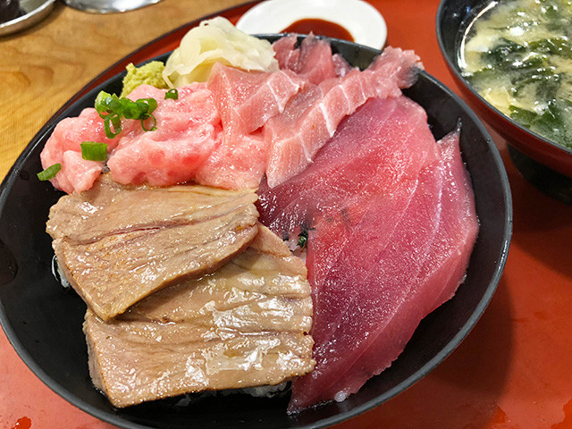 Four Kinds of Tuna Rice Bowl