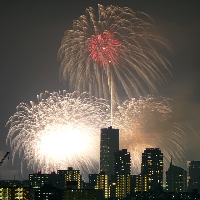 Makuhari Beach FIreworks Festa