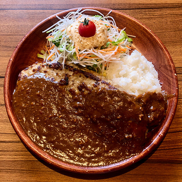 Gulliver Curry Burg Dish with Extra Dish Salad
