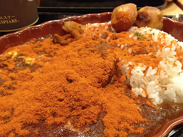 Beef Curry with Hamburgers and Red Pepper