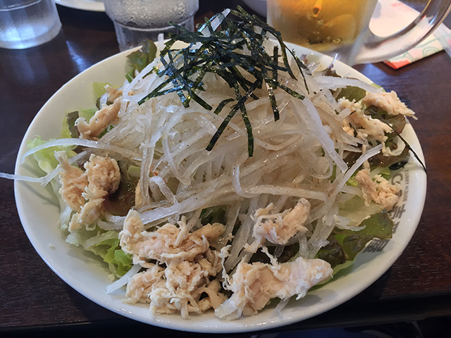 Steamed Chicken and Daikon Radish Salad with Salt-Based Sauce