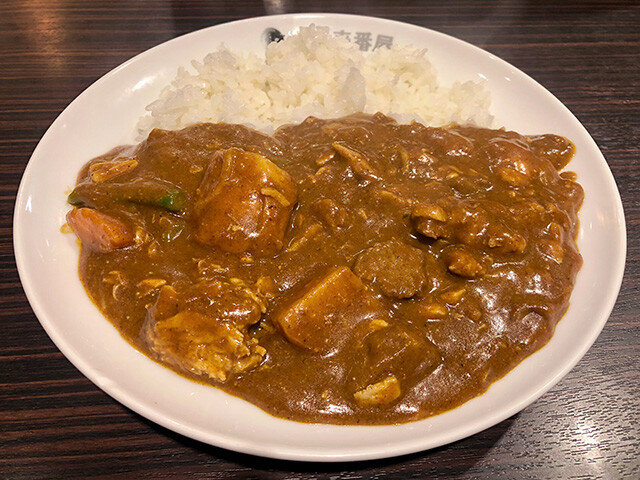 Small Beef Curry with Stewed Chicken and Vegetables