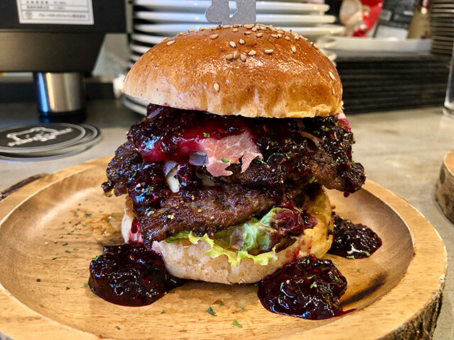 Berry Christmas Double Beer Burger