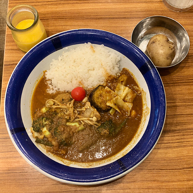 Beef and Vegetable Curry with Steamed Potato and Mango Pudding