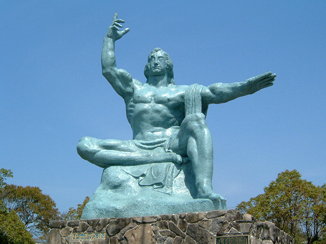 Peace Statue in 2003