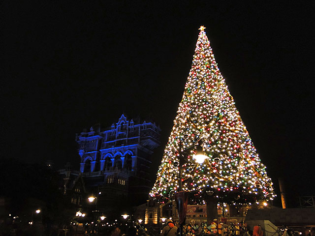 Christmas Tree in Tokyo DisneySEA