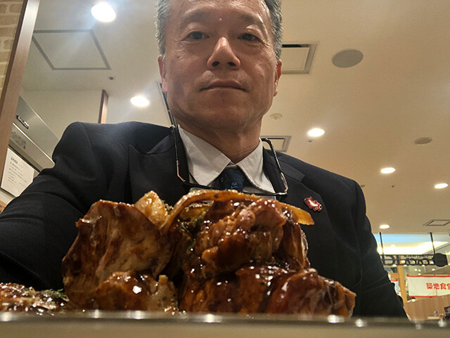 HORONIKU DOKAN WITH DEMI-GLACE CURRY LEVEL4 and Dr. MaCHO