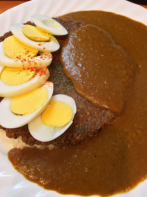 Paku-Mori Curry with Hard-Boiled Egg