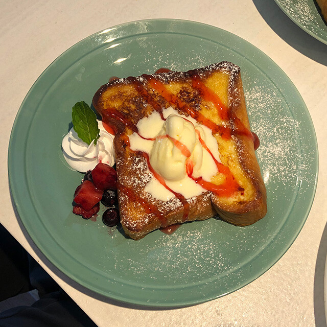 French Toast with Strawberry Ice Cream