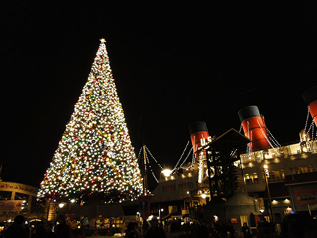 Christmas Tree in Tokyo DisneySEA