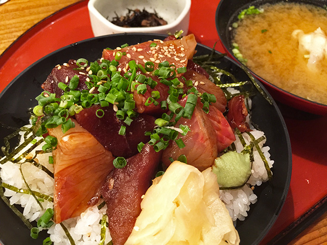 Seasoned Seafood Rice Bowl