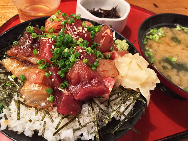 Seasoned Seafood Rice Bowl