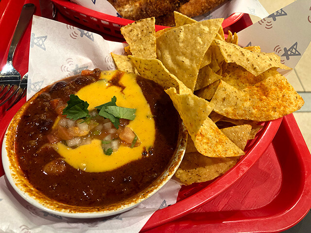 Chili Bowl & Chips