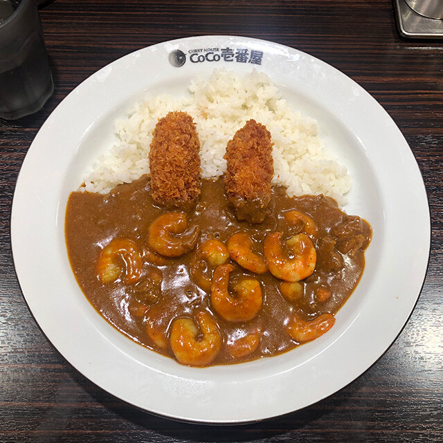 Beef Curry with Stewed Shrimps and Fried Oysters