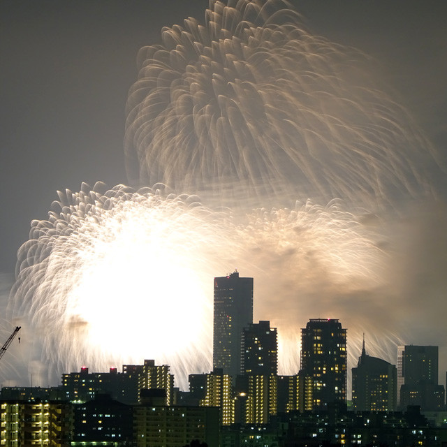 Makuhari Beach FIreworks Festa
