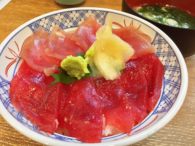 Two-Color Tuna Rice Bowl