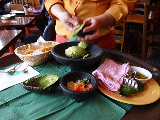 Tableside Guacamole