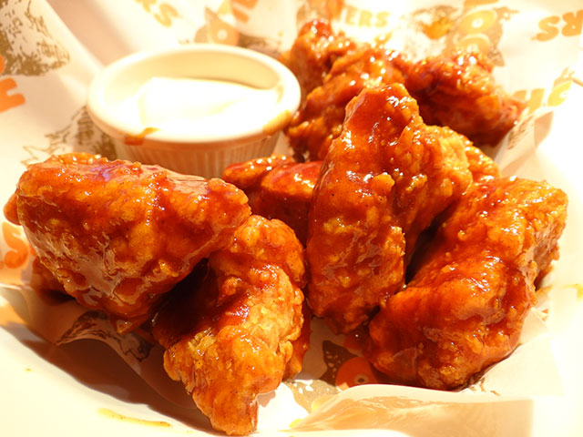 BONELESS WINGS with BBQ SAUCE